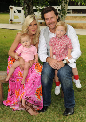 Tori Spelling, Dean McDermott, motorcycle, accident, crash, pictures, picture, photos, photo, pics, pic, images, image, hot, sexy, latest, new, 2010