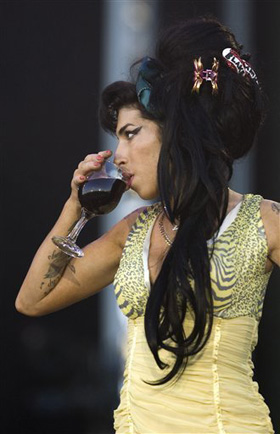 Amy Winehouse, pictures, picture, photos, photo, pics, pic, images, image, hot, sexy, latest, new, 2011