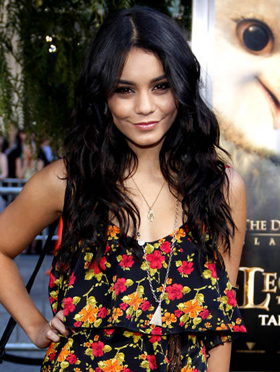 Vanessa Hudgens, Zac Efron, boobs, breasts, pictures, picture, photos, photo, pics, pic, images, image, hot, sexy, latest, new, 2011